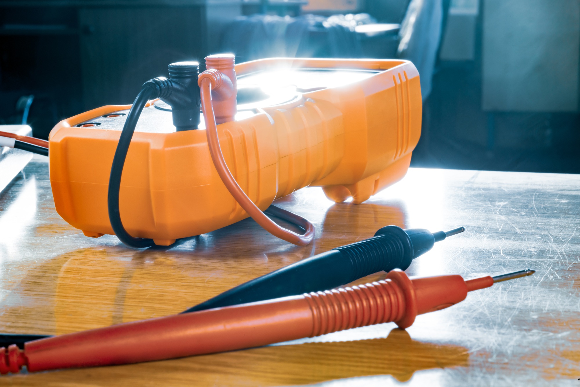 Electronic digital multimeter